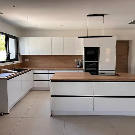 Avec Piscine Privee Villa Lunel (Herault)